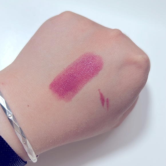 Burt’s Bees Satin Lipstick - Picture 4 of 4